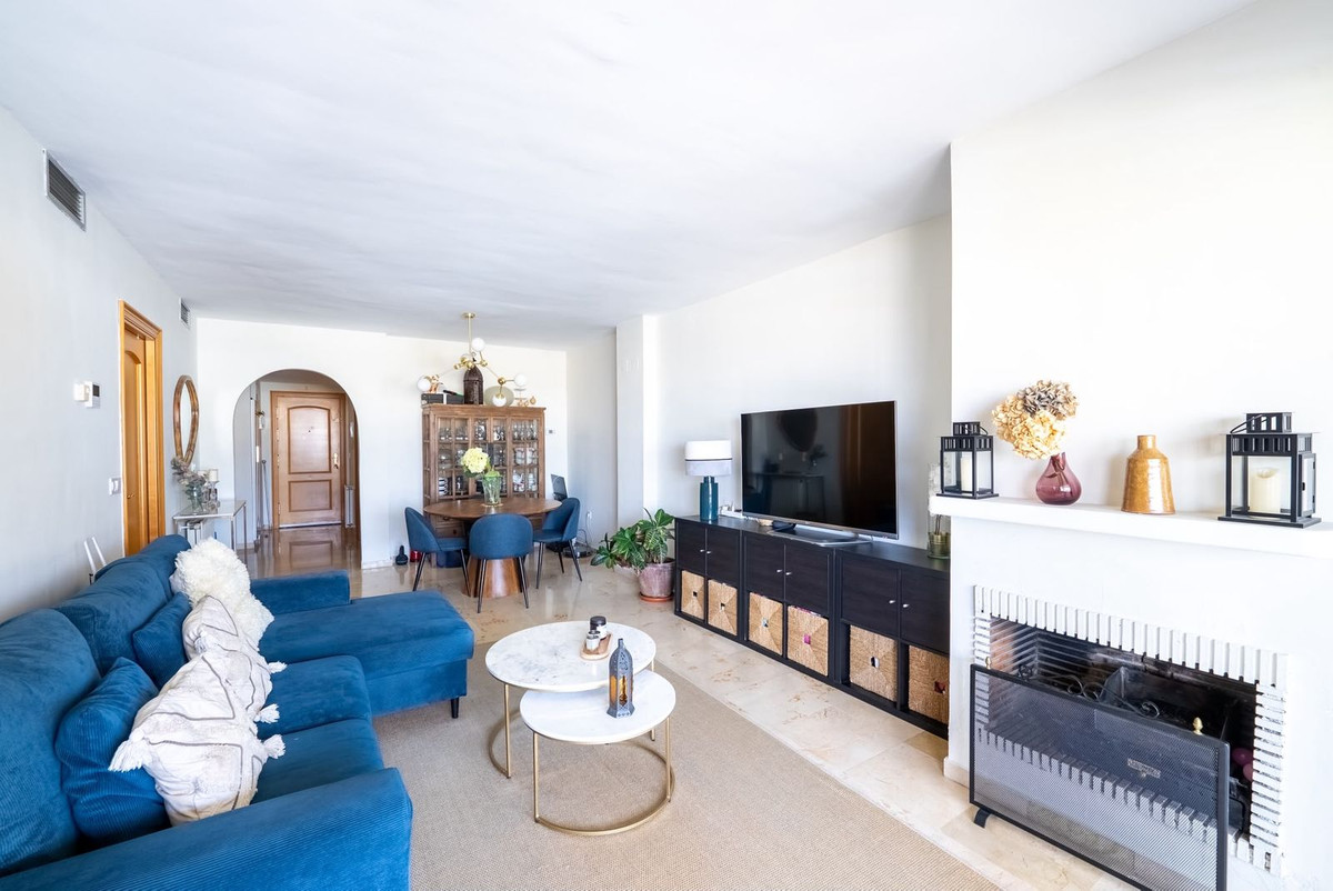 2 Bedroom Apartment in San Pedro de Alcántara - Photo 3