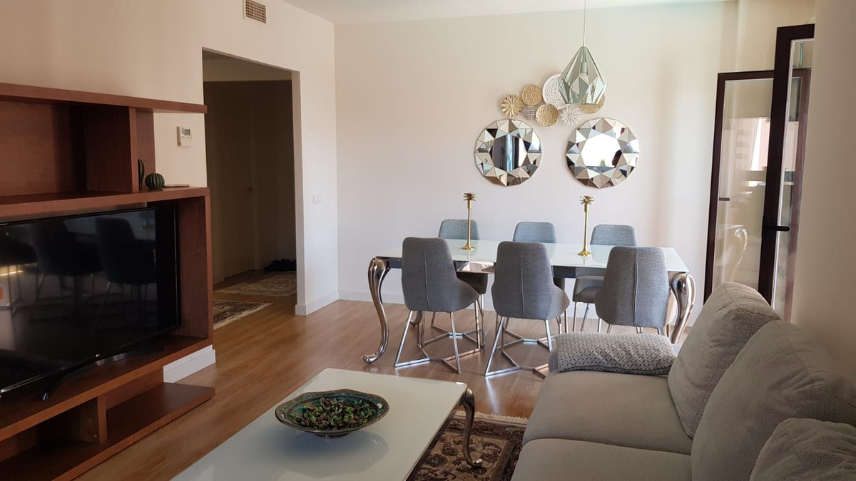 4 Bedroom Apartment in Benalmádena - Photo 23