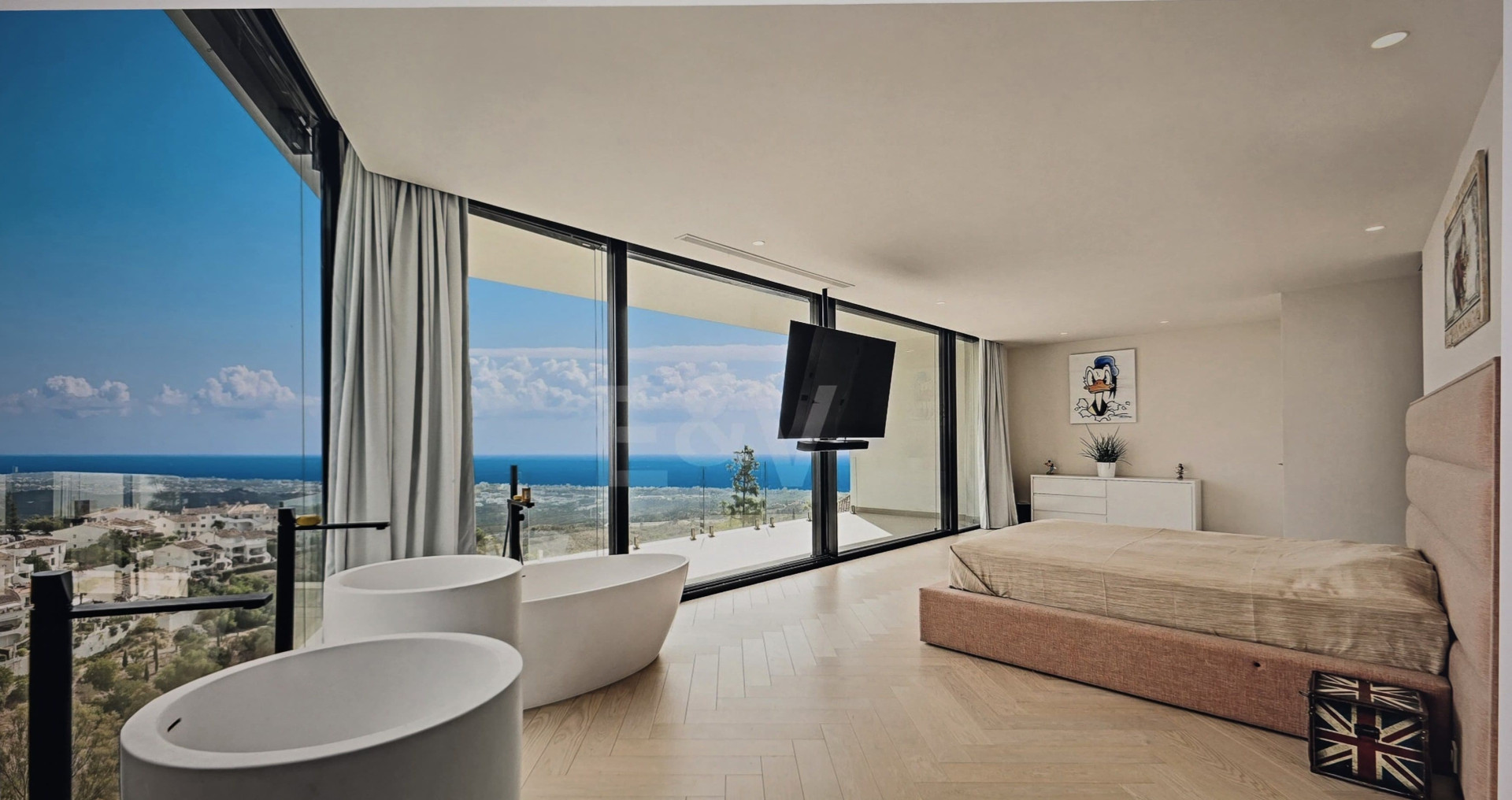 4 Bedroom Villa in Marbella - Photo 9