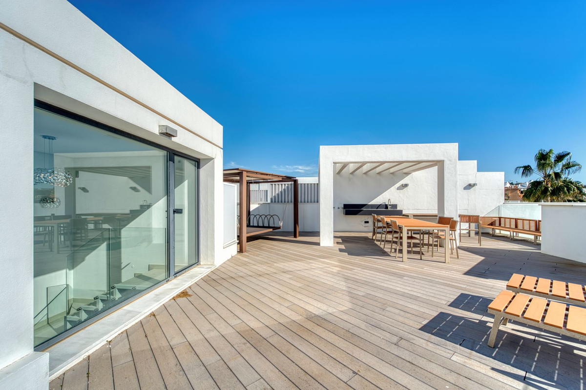 3 Bedroom Townhouse in Estepona - Photo 20