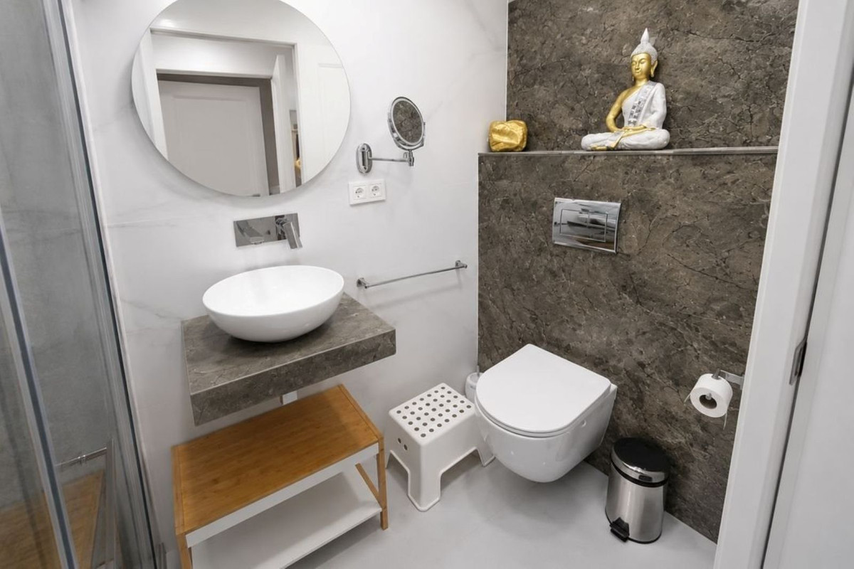 4 Bedroom Townhouse in Málaga - Photo 17
