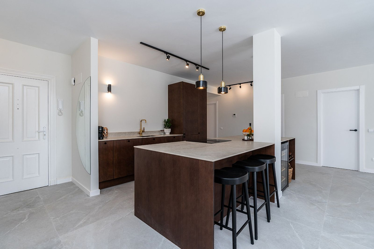 3 Bedroom Apartment in Benahavís - Photo 19