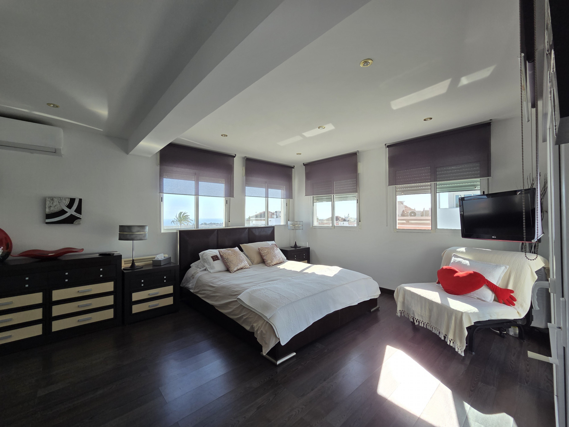 4 Bedroom Townhouse in Marbella - Photo 4