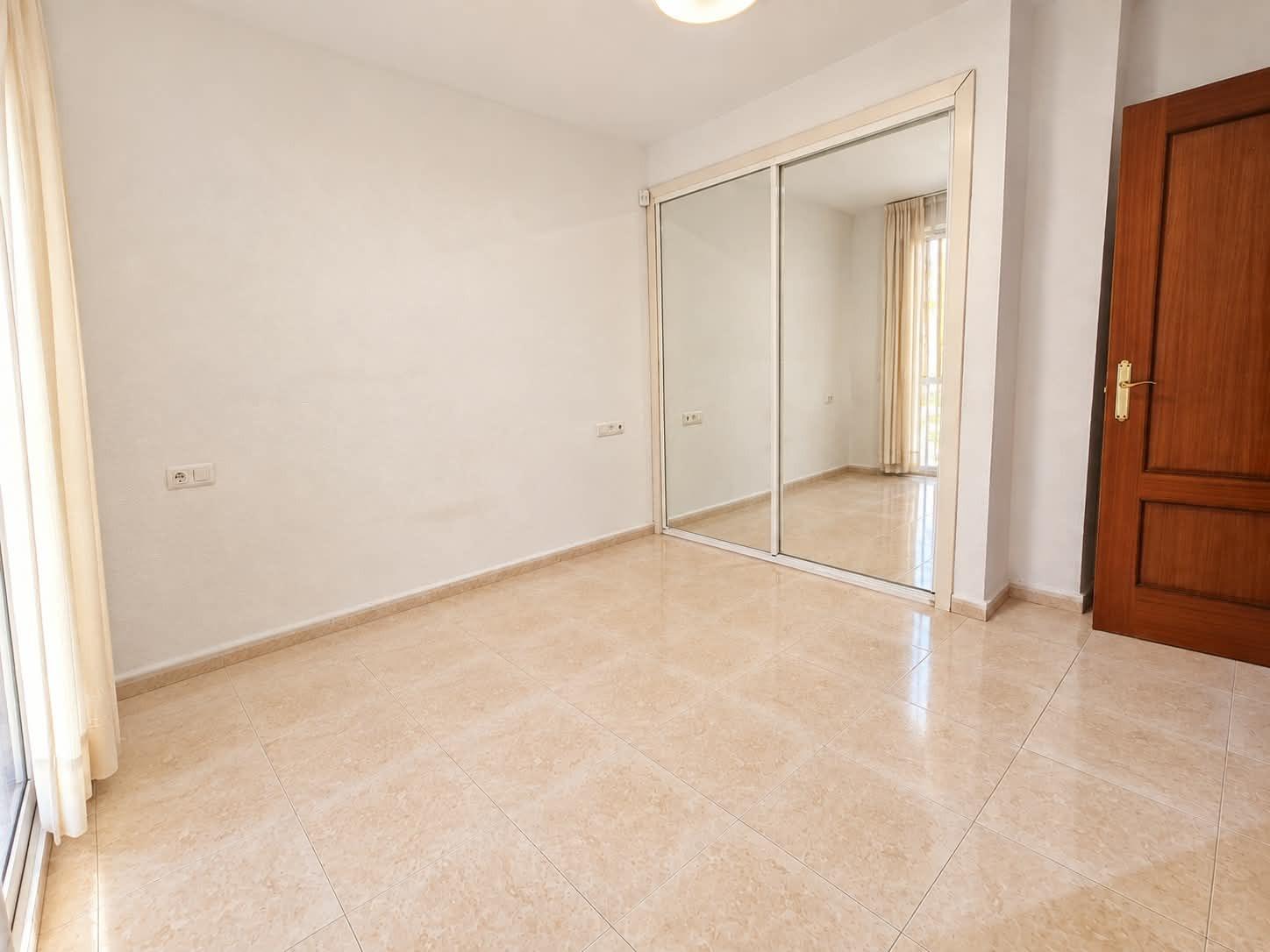 2 Bedroom Apartment in Benalmádena - Photo 17