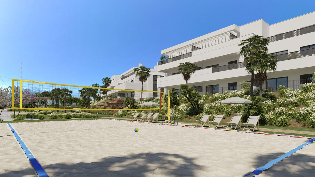 2 Bedroom Penthouse in Estepona - Photo 14