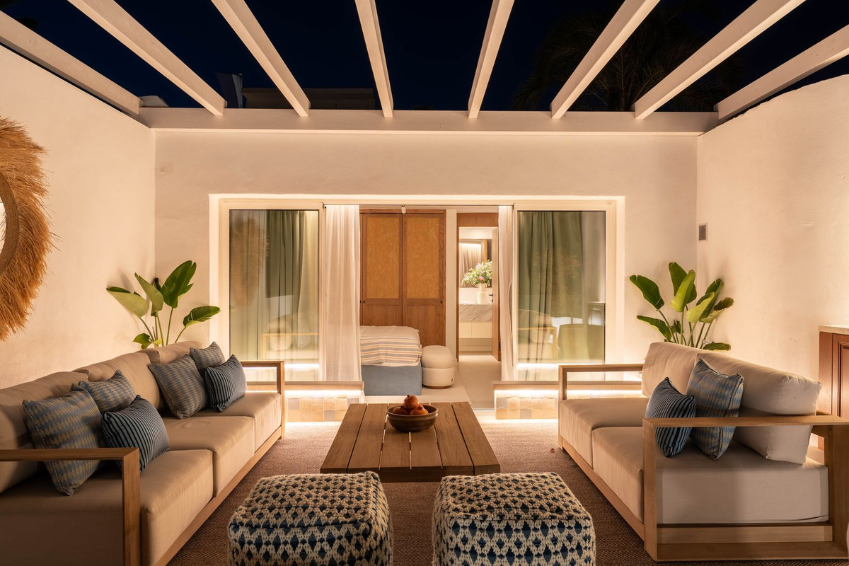 3 Bedroom Villa in Marbella - Photo 3