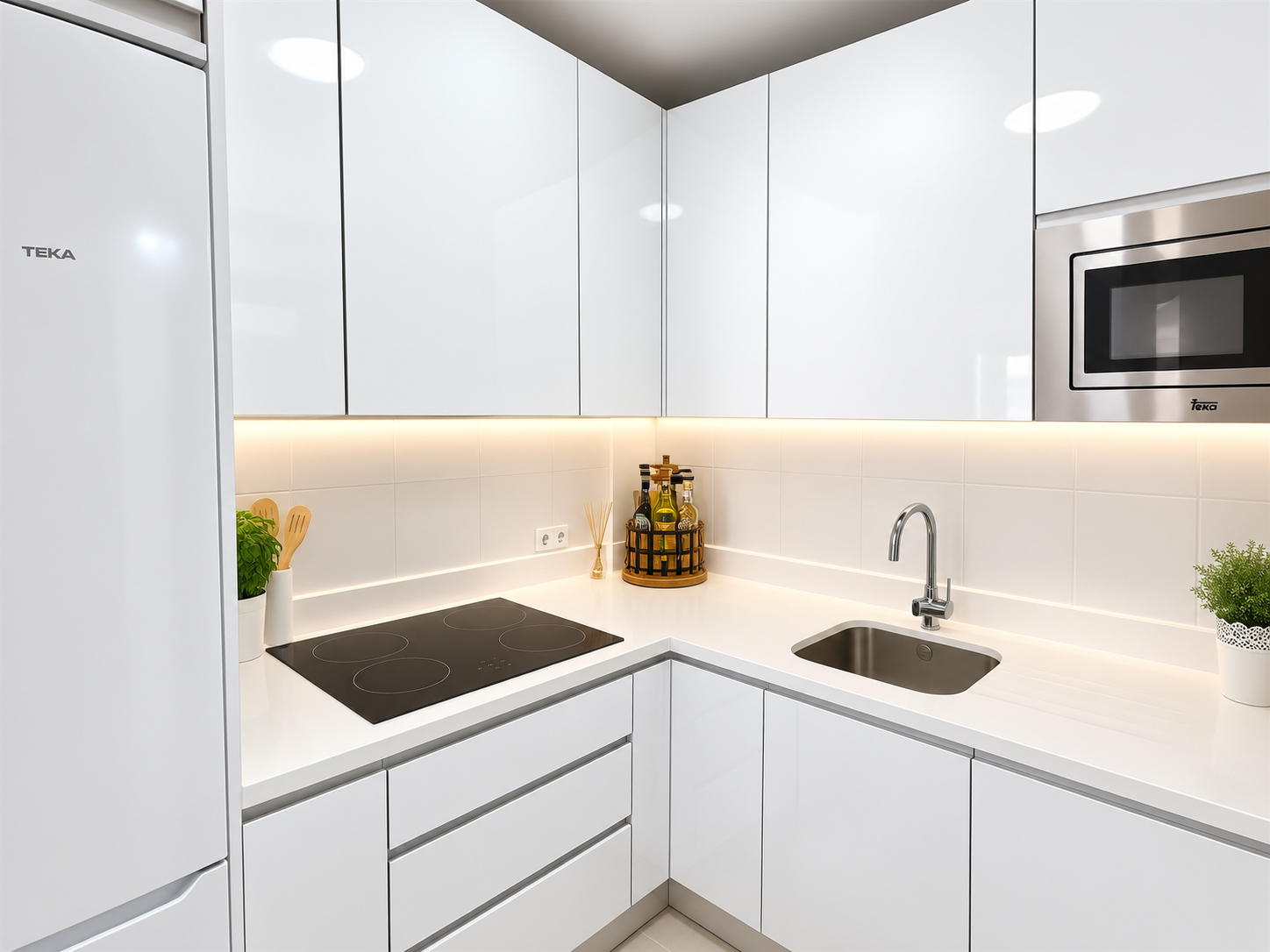 1 Bedroom Apartment in Marbella - Photo 8