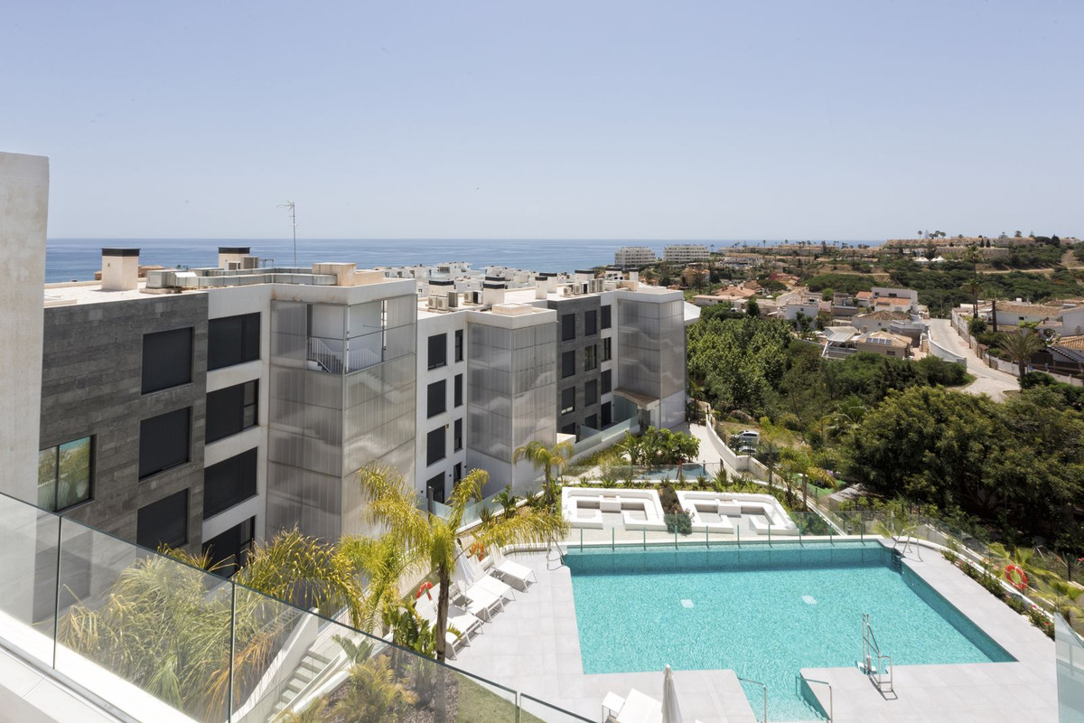 2 Bedroom Apartment in Fuengirola - Photo 17