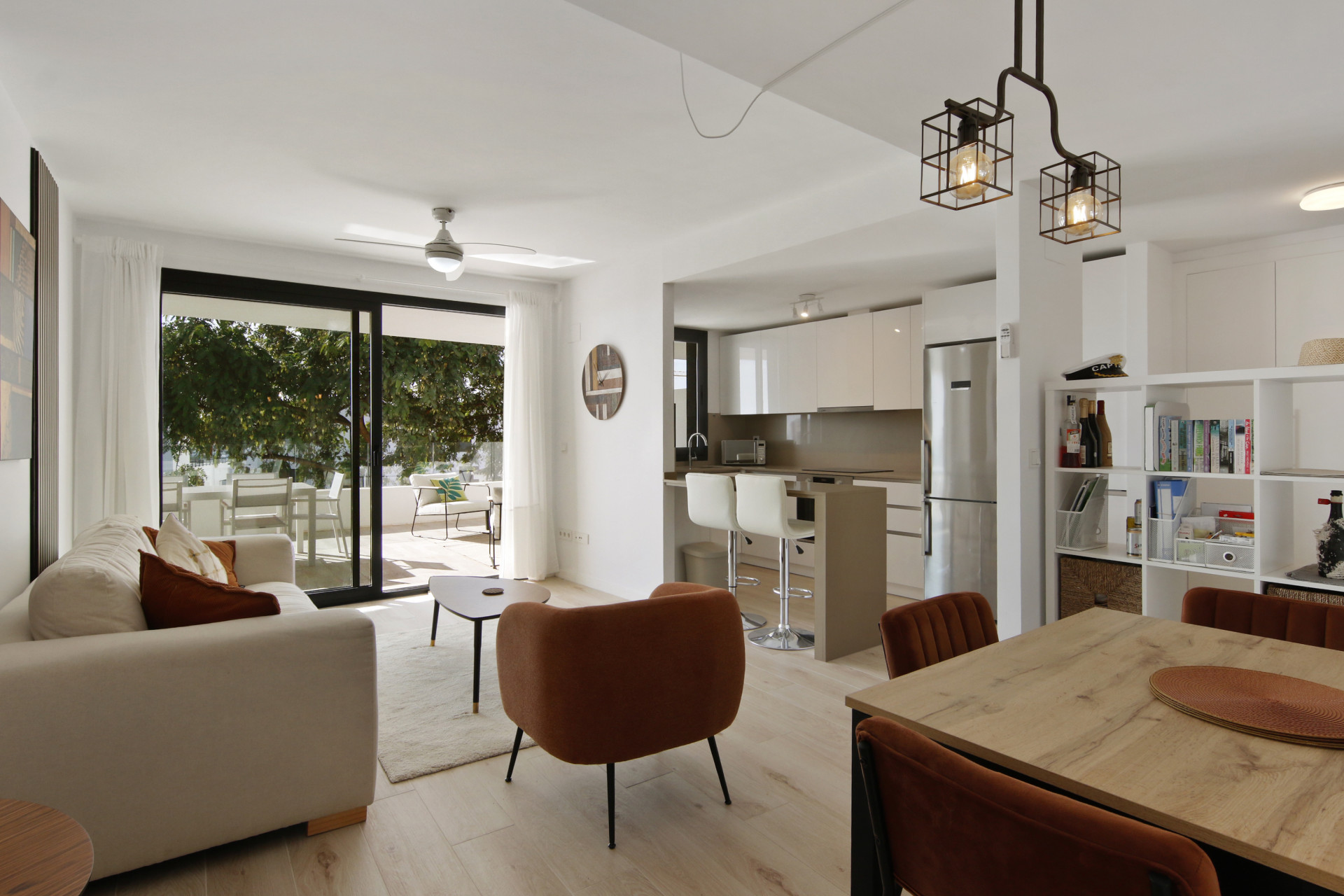 3 Bedroom Apartment in Estepona - Photo 3