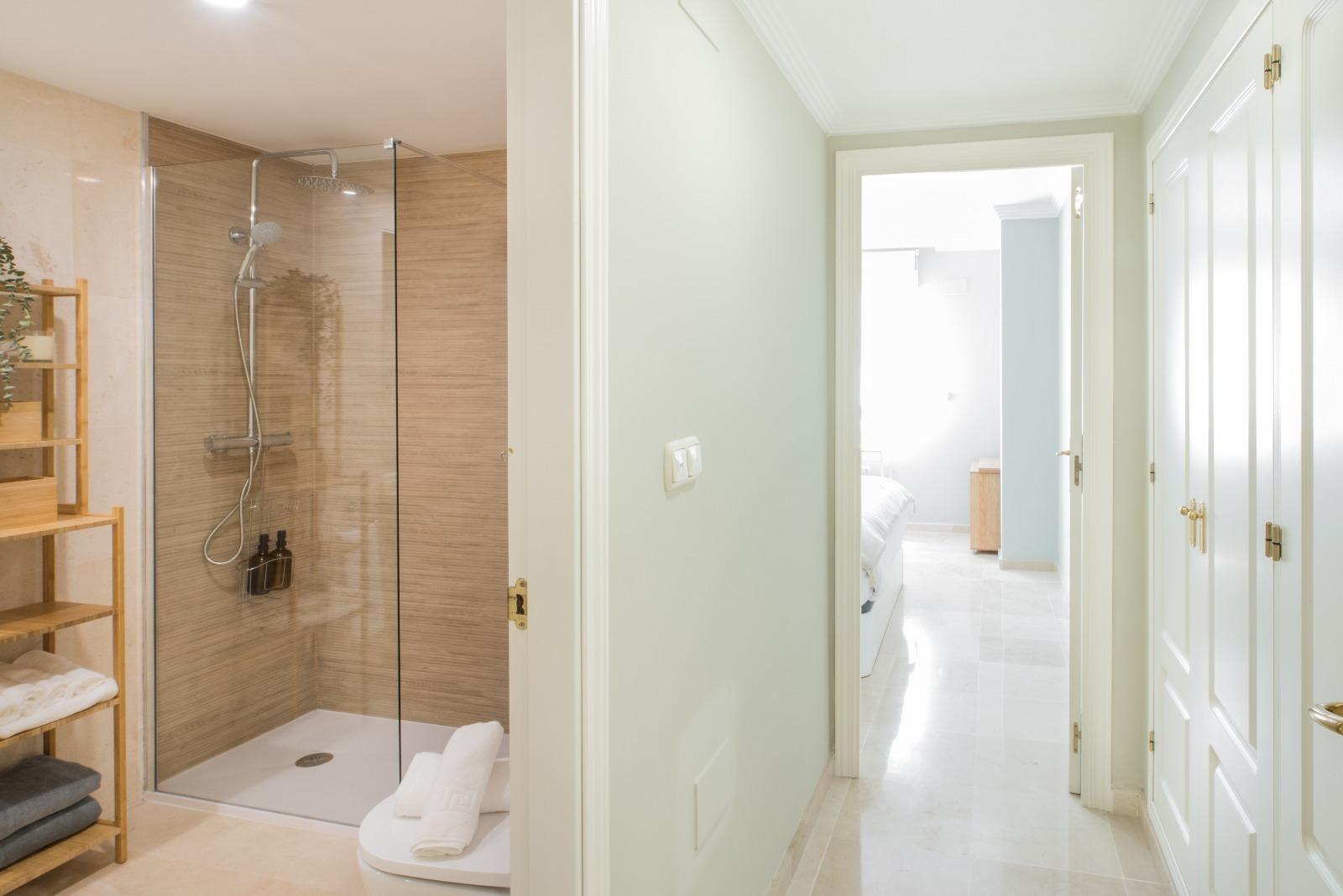 2 Bedroom Apartment in Marbella - Photo 15