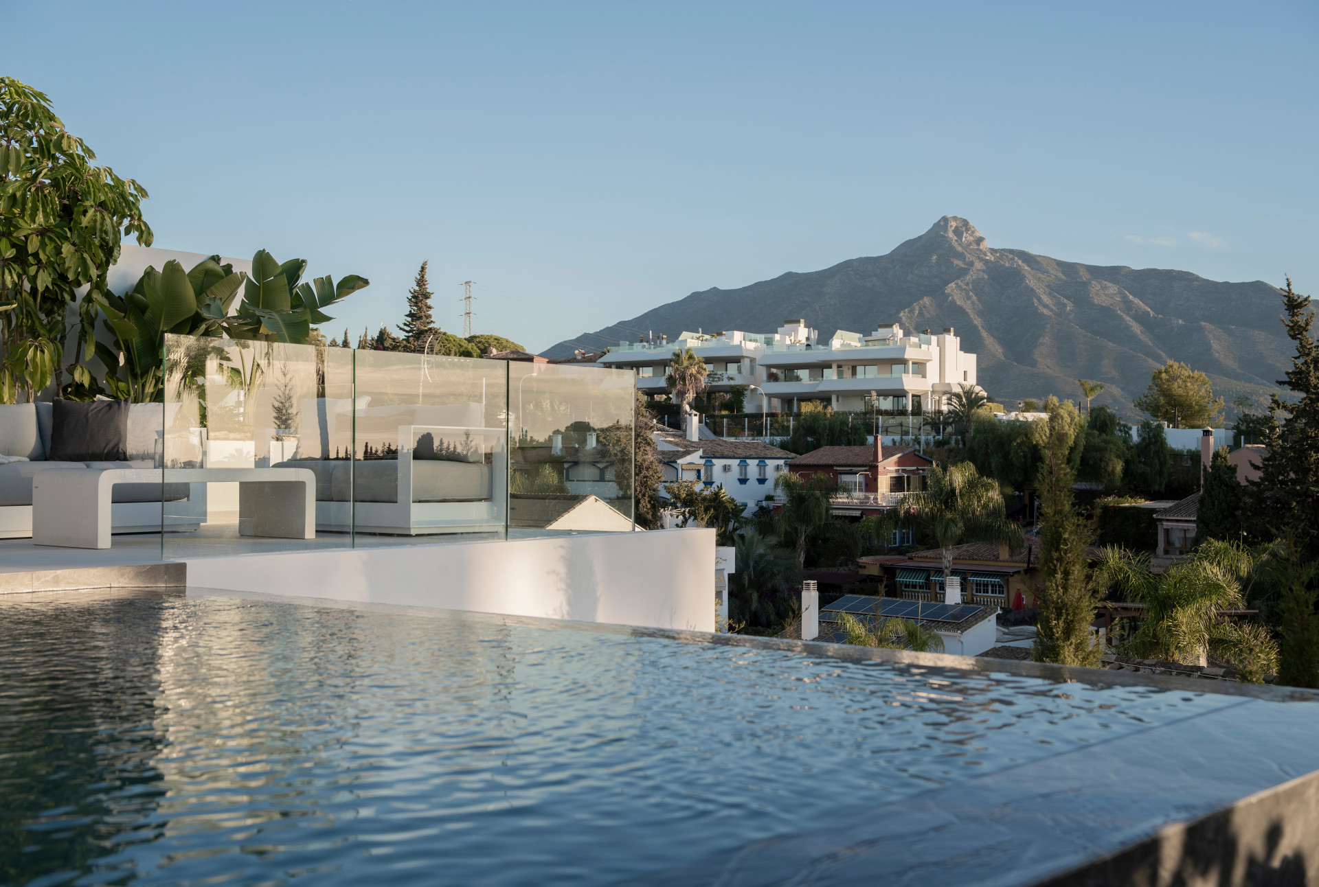 5 Bedroom Villa in Marbella - Photo 12