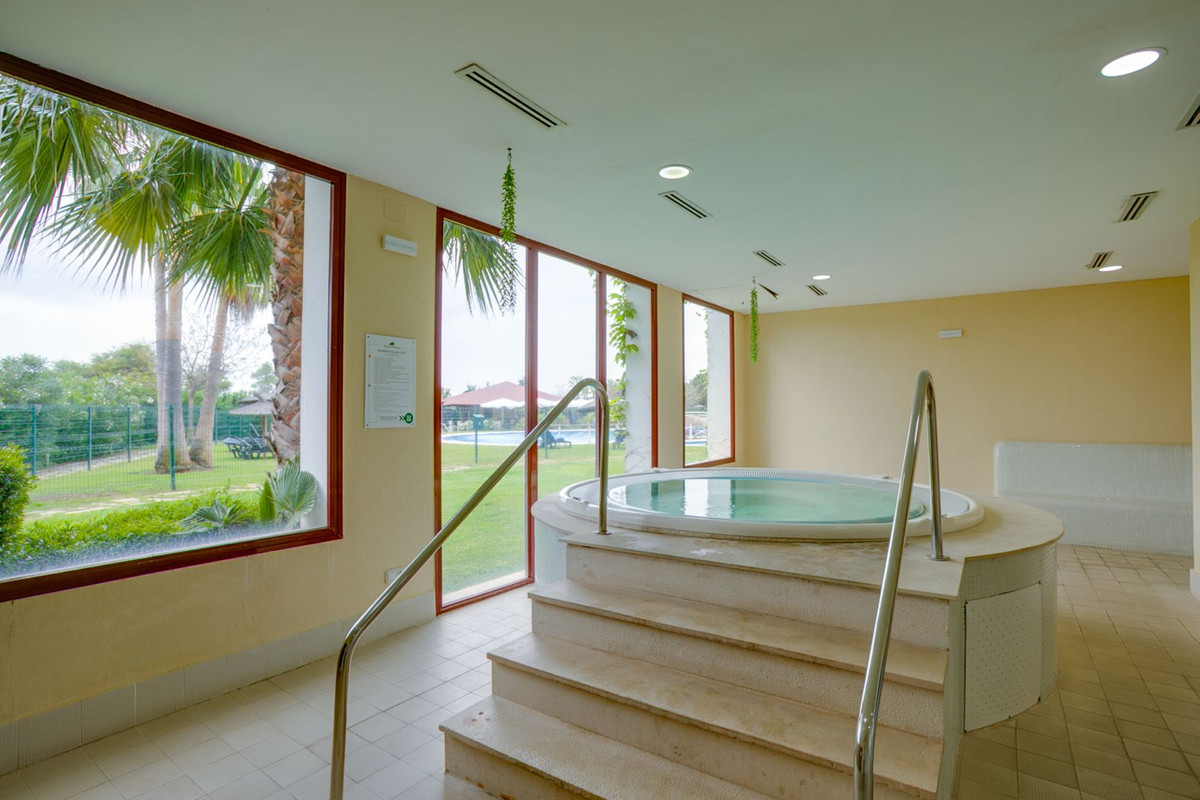 2 Bedroom Apartment in Benahavís - Foto 18