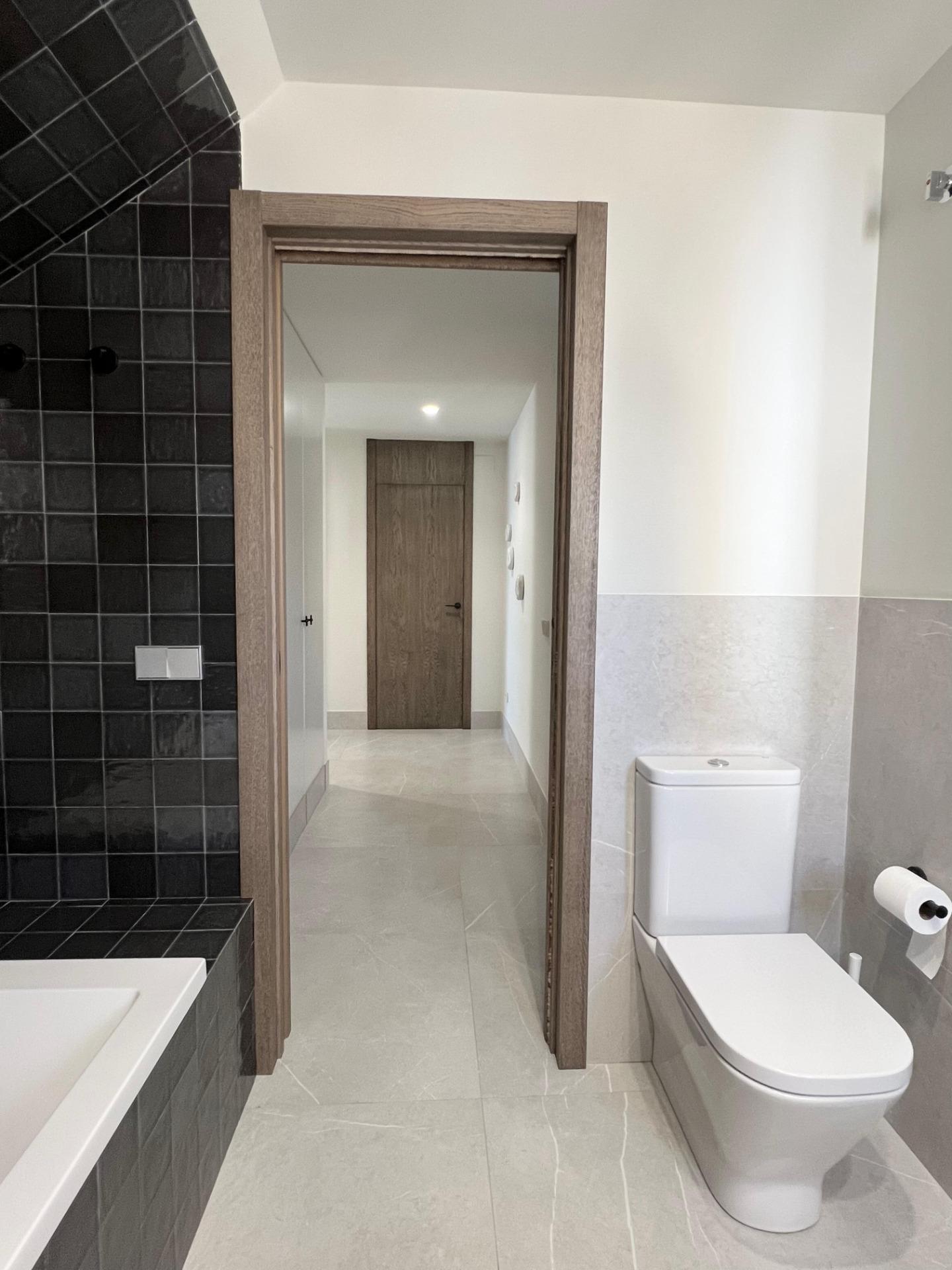 4 Bedroom Penthouse in Fuengirola - Photo 43