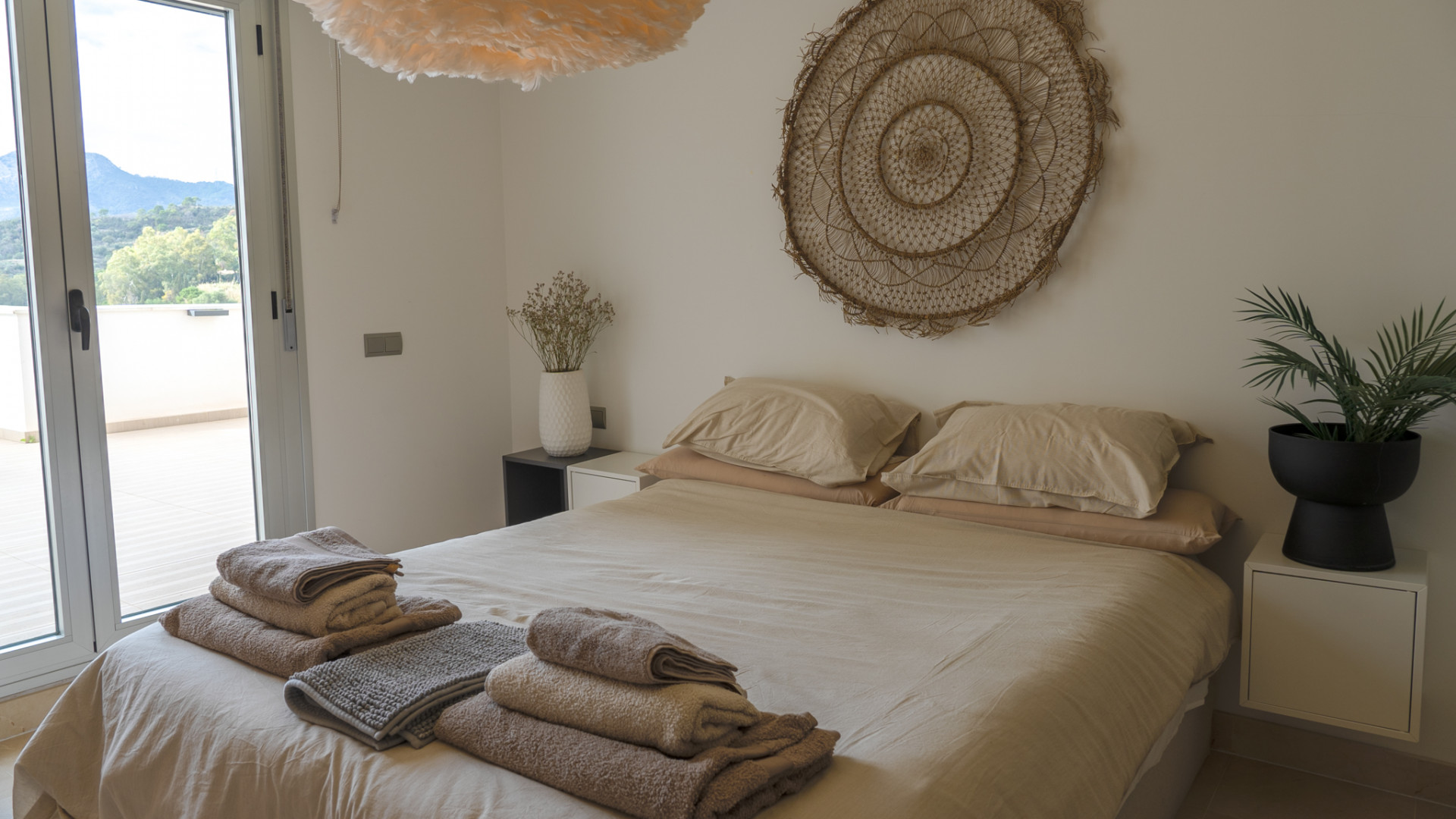 3 Bedroom Apartment in Benahavís - Photo 41