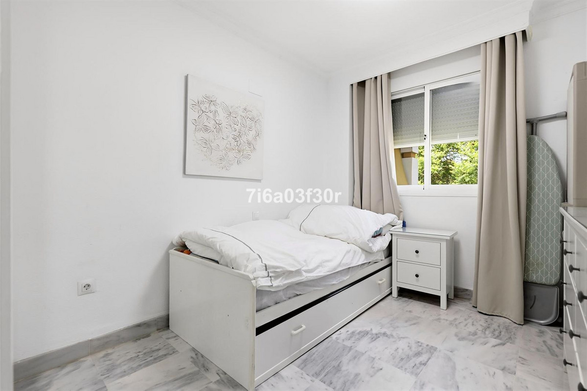 2 Bedroom Apartment in Marbella - Photo 12