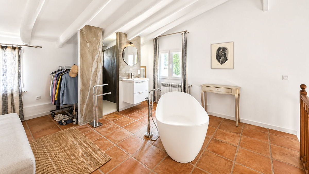 5 Bedroom Country house in Villanueva del Rosario - Photo 35