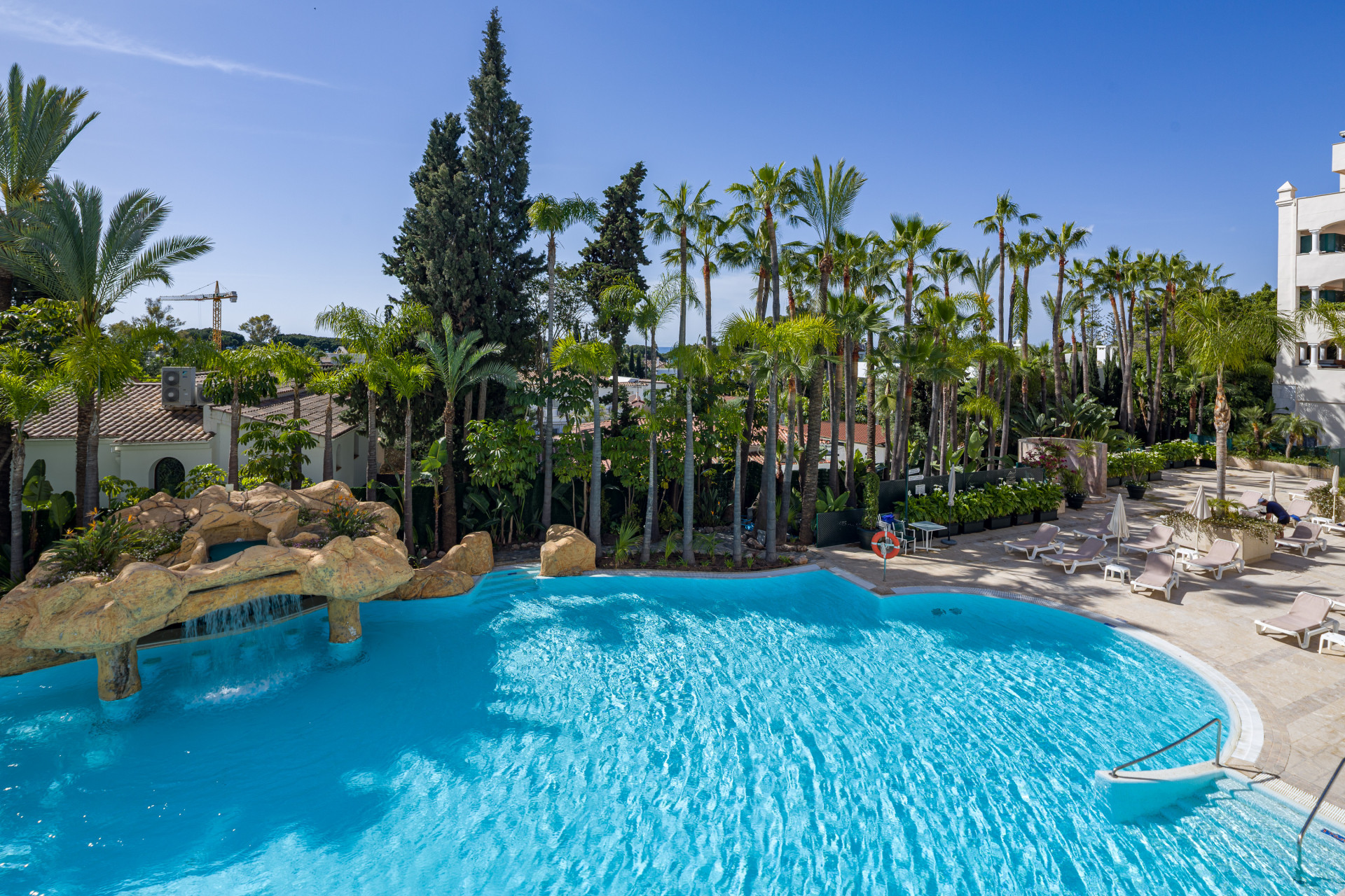 2 Bedroom Apartment in Marbella - Photo 28