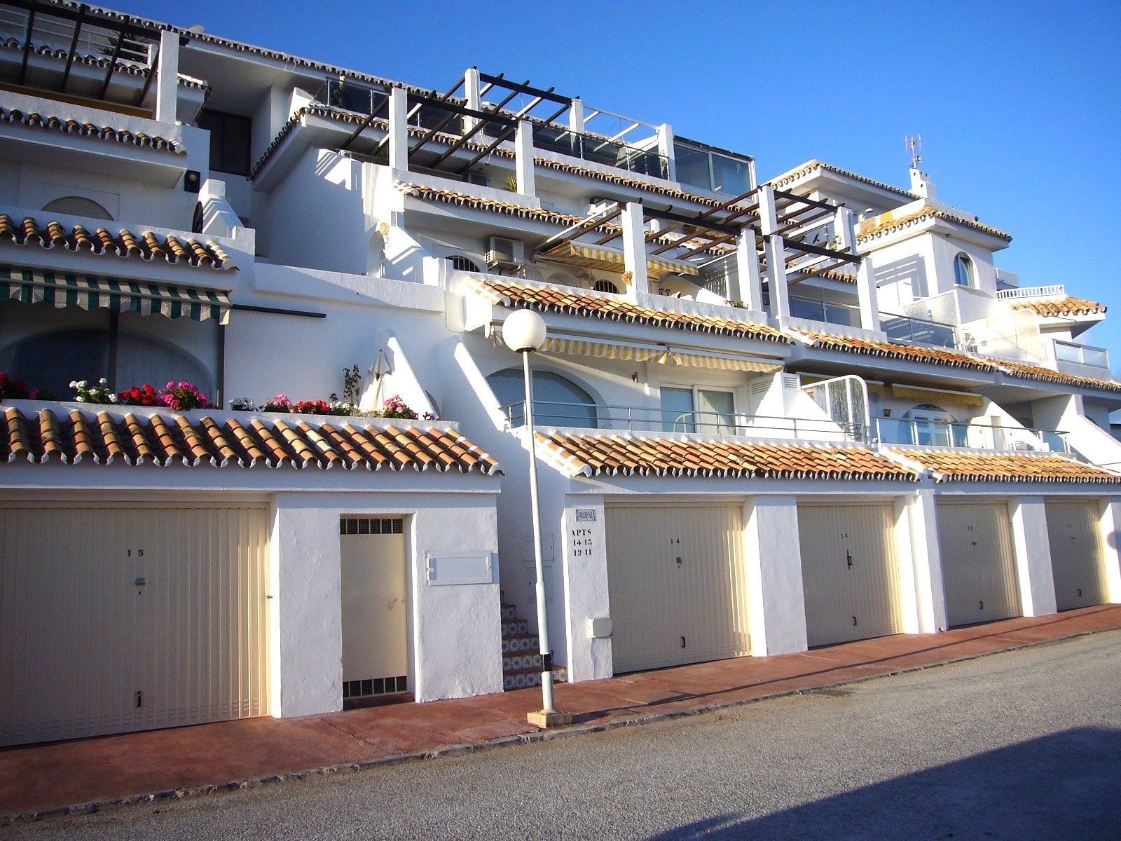 2 Bedroom Apartment in Mijas - Photo 17