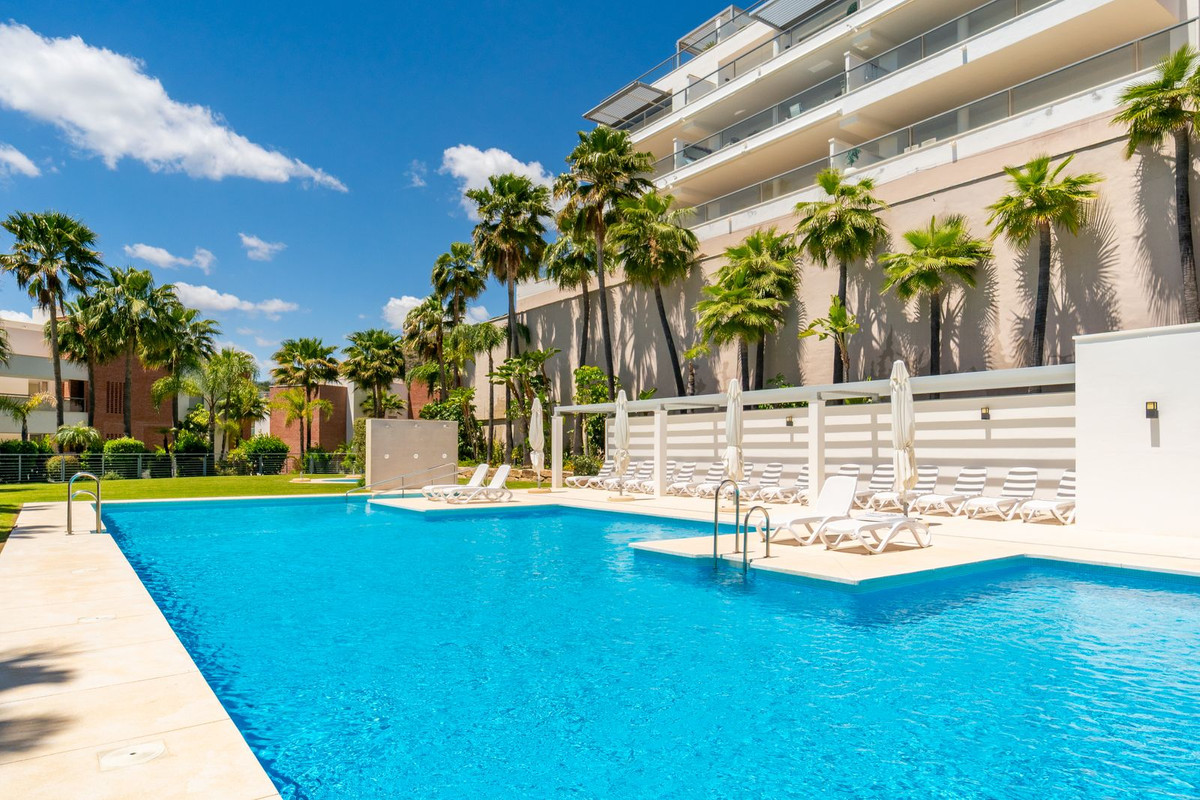 2 Bedroom Apartment in Benahavís - Photo 22