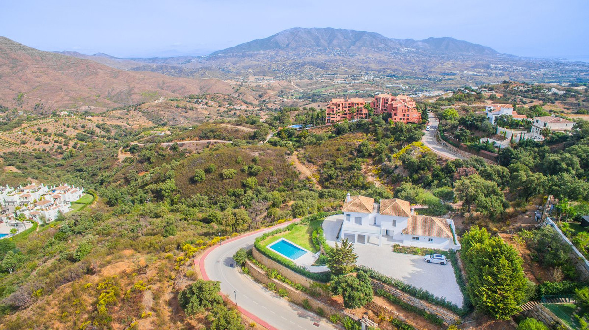 4 Bedroom Villa in Marbella - Photo 42