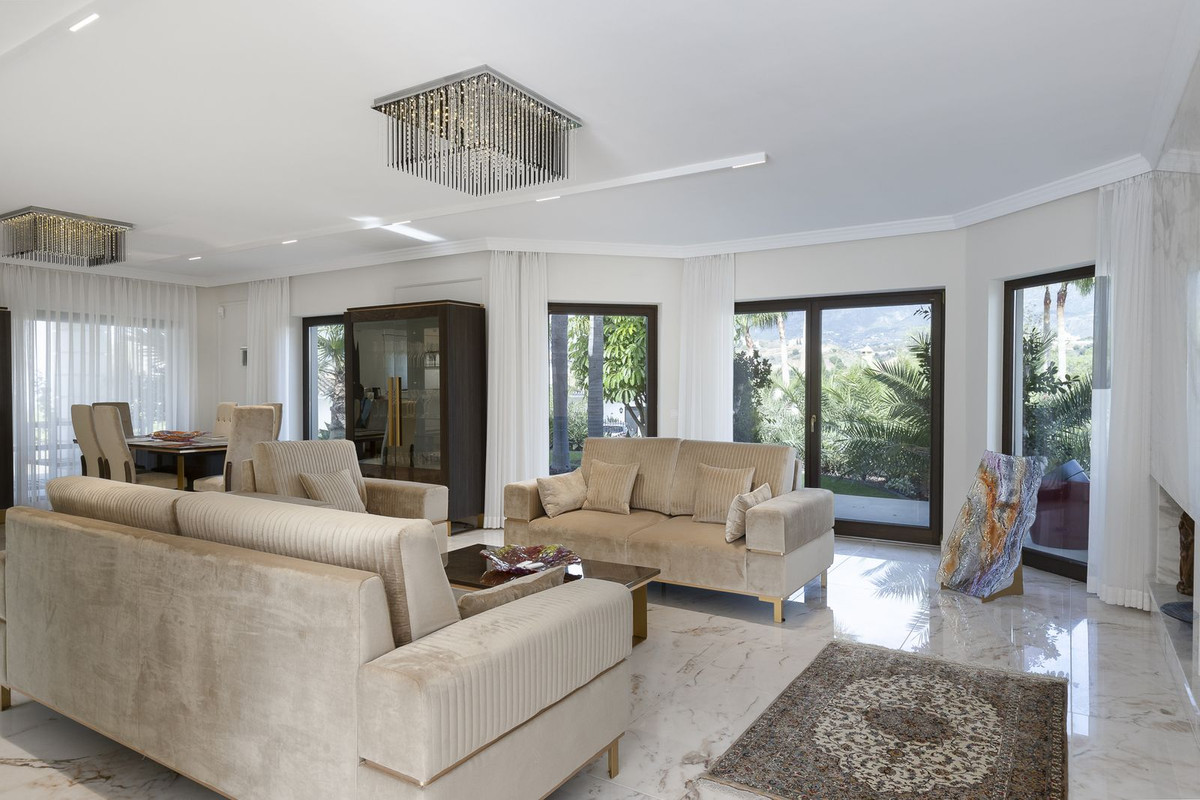 6 Bedroom Villa in Mijas - Photo 21