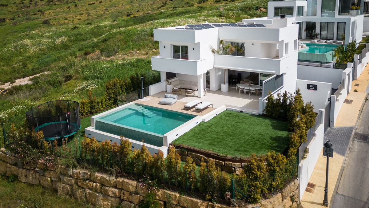 3 Bedroom Villa in Estepona - Photo 56
