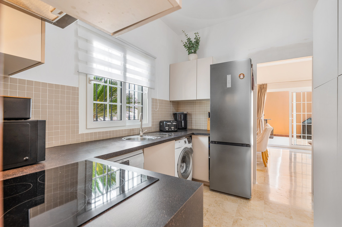 3 Bedroom Villa in Marbella - Photo 13
