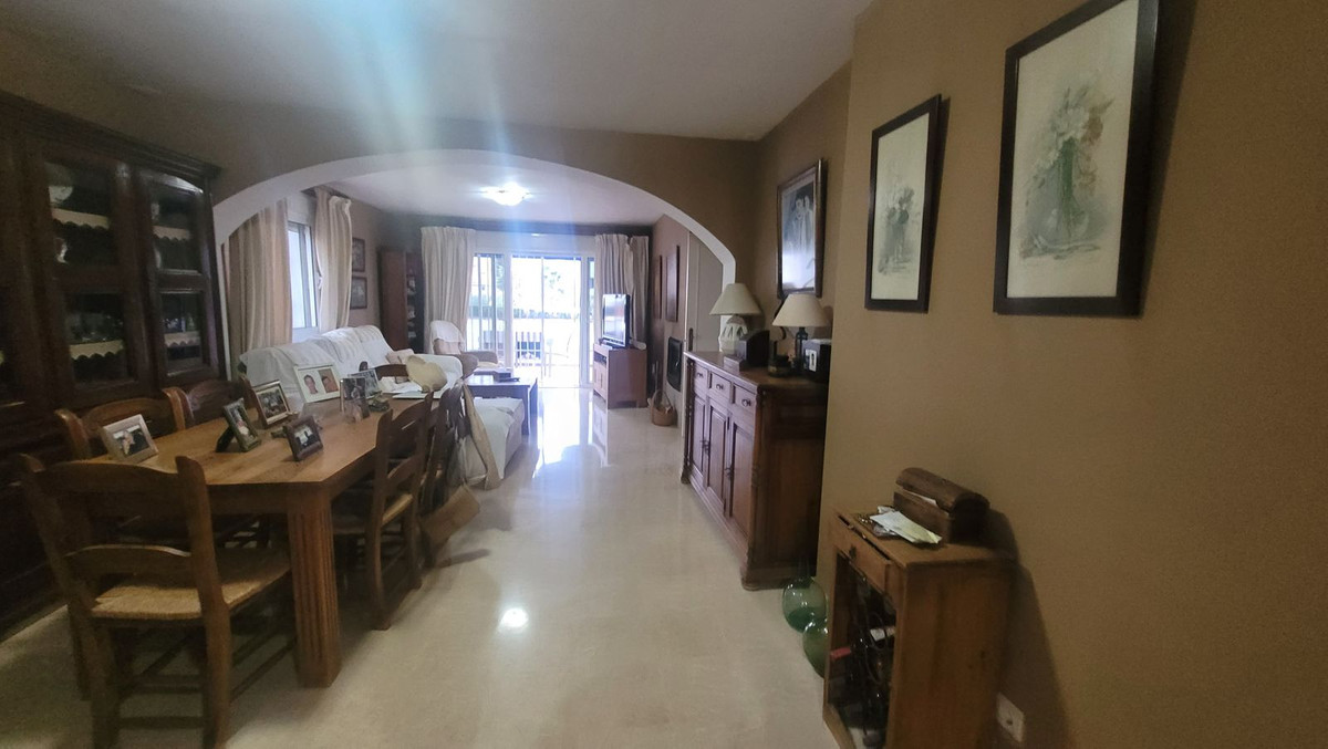 3 Bedroom Apartment in Marbella - Photo 7