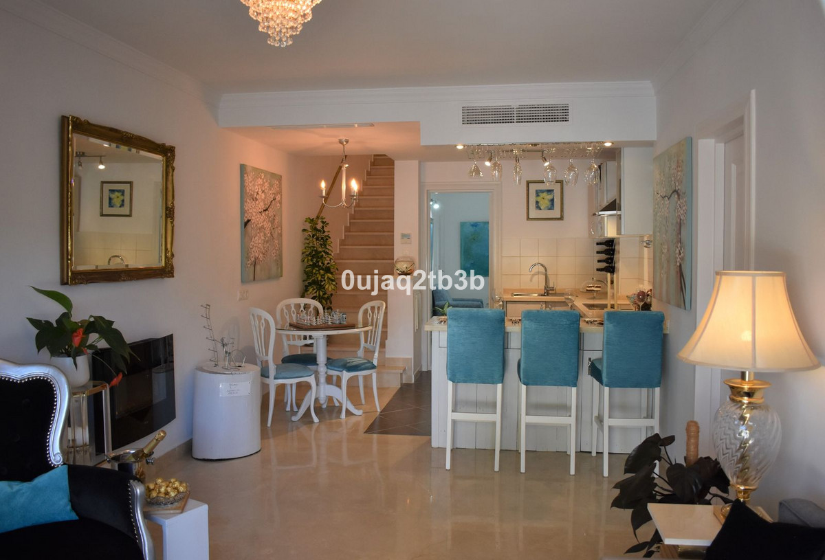 2 Bedroom Townhouse in Marbella - Photo 13