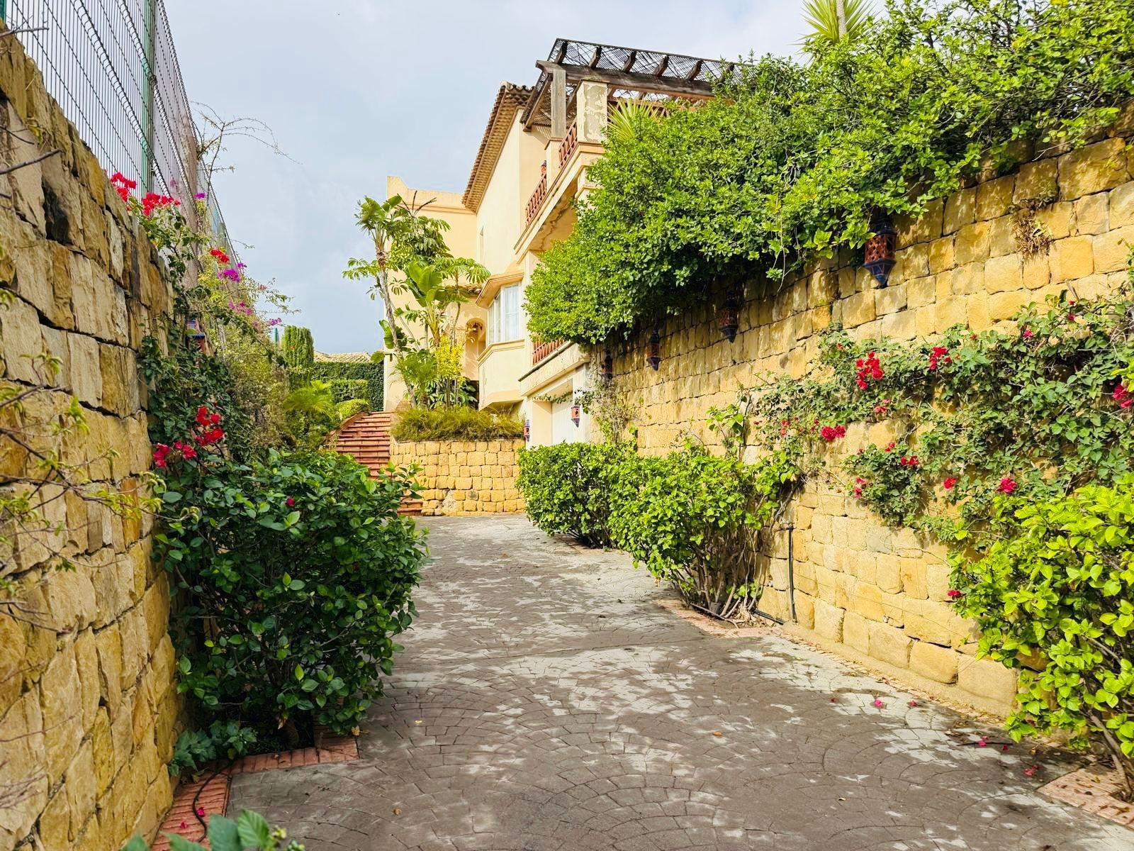 5 Bedroom Villa in Casares - Photo 4