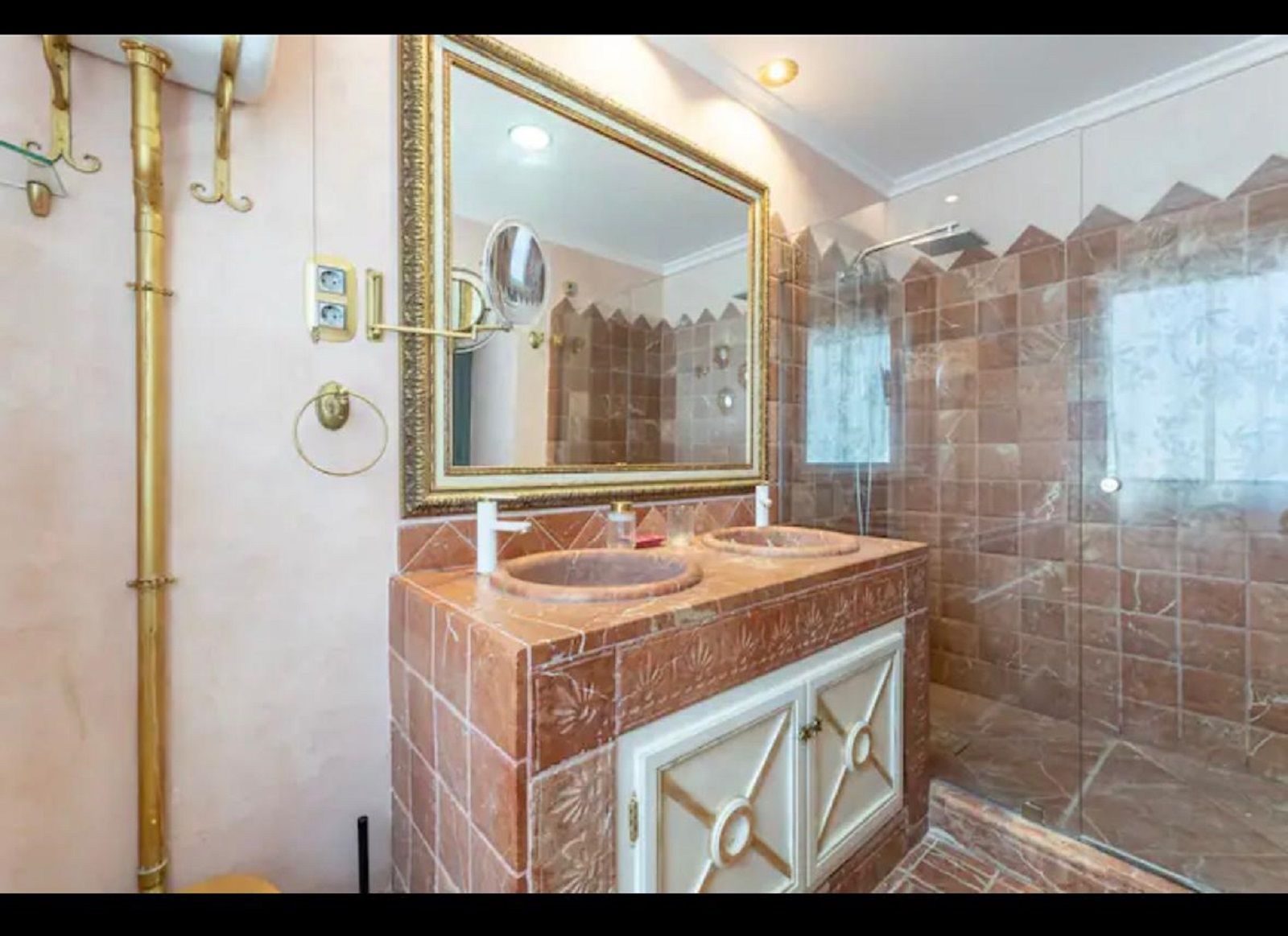 4 Bedroom Villa in Marbella - Photo 16