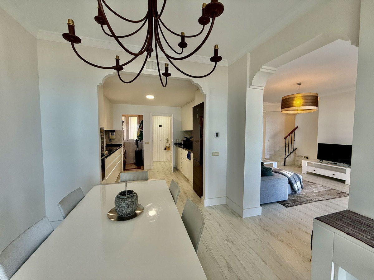 3 Bedroom Penthouse in Casares - Photo 11