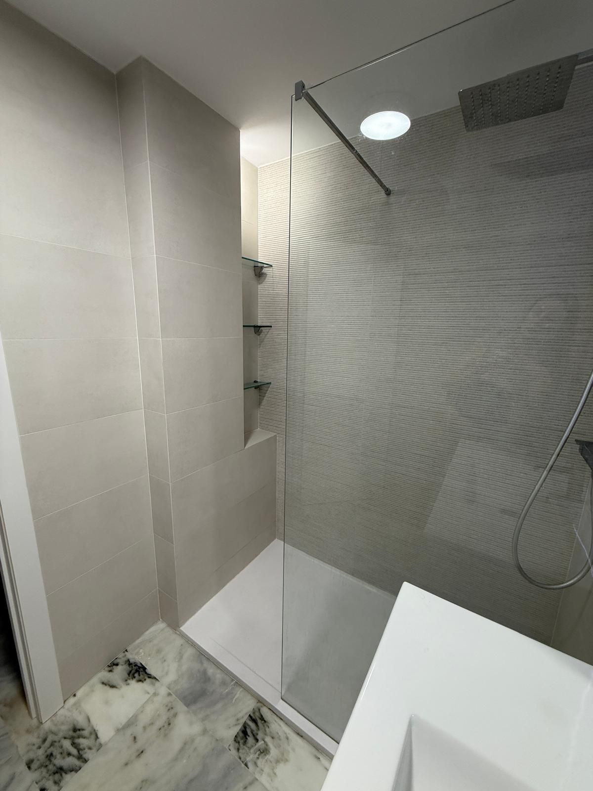 1 Bedroom Apartment in Estepona - Photo 12