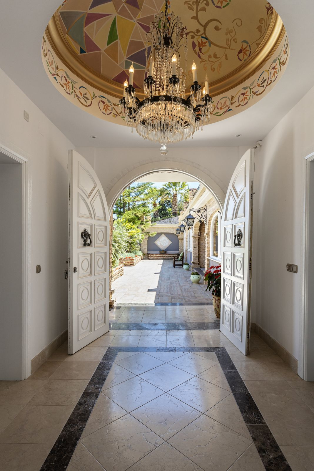 5 Bedroom Villa in Benahavís - Foto 5