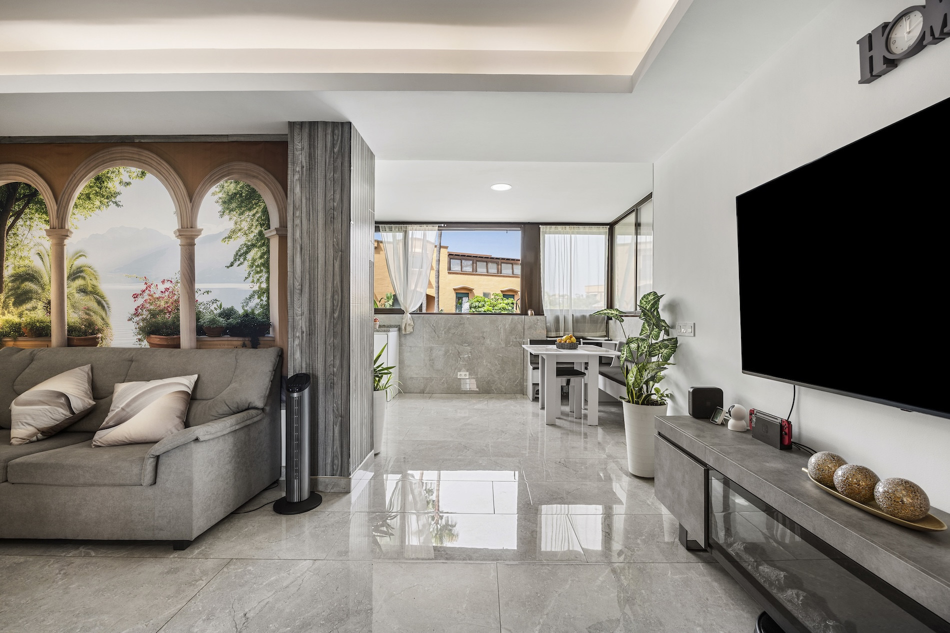2 Bedroom Apartment in Marbella - Photo 5