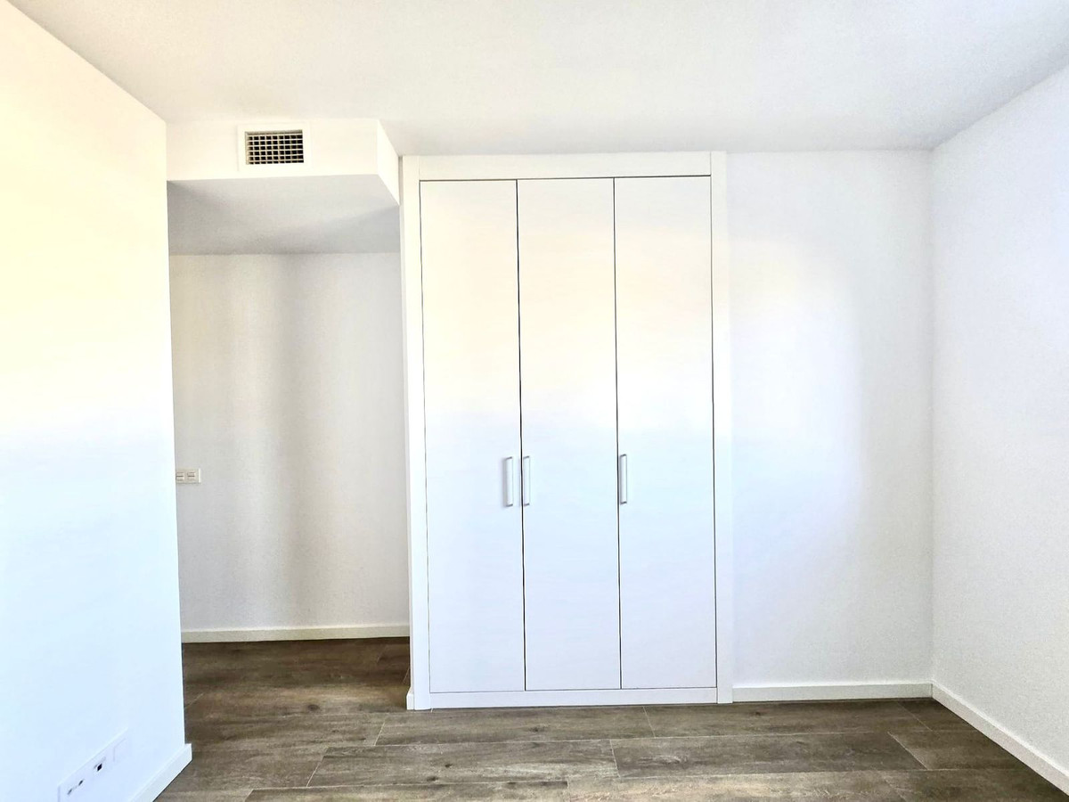 3 Bedroom Apartment in Marbella - Photo 6