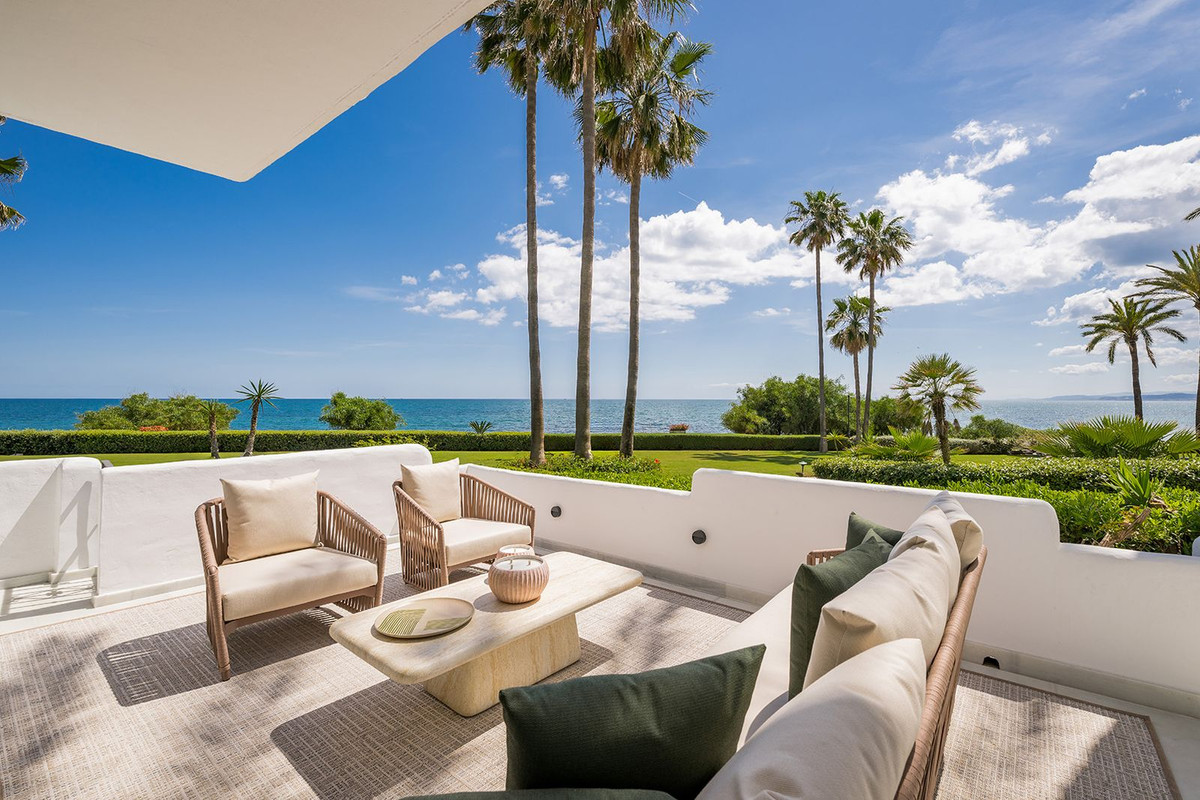 3 Bedroom Apartment in Estepona