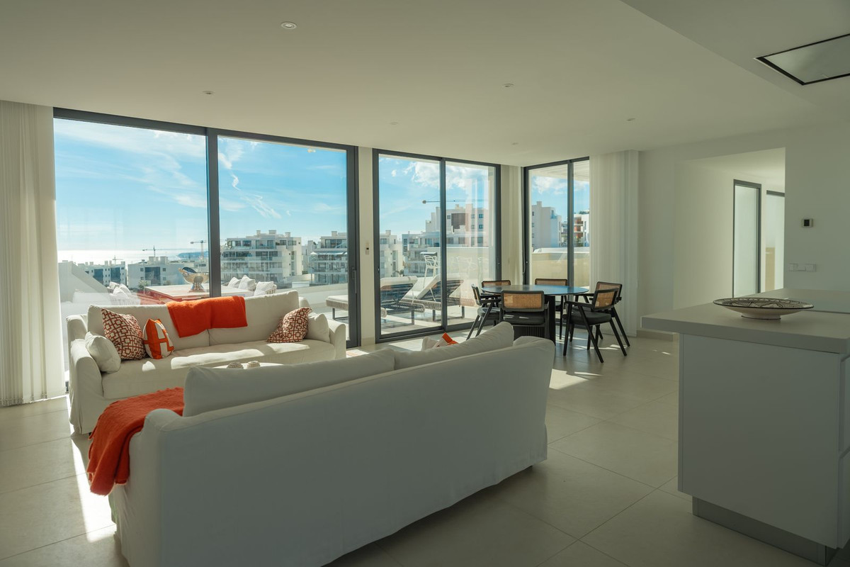 3 Bedroom Penthouse in Fuengirola - Photo 50