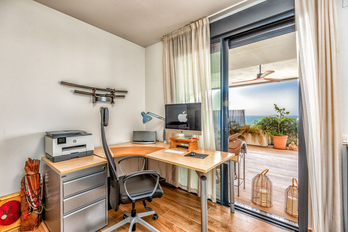 3 Bedroom Apartment in Fuengirola - Photo 34
