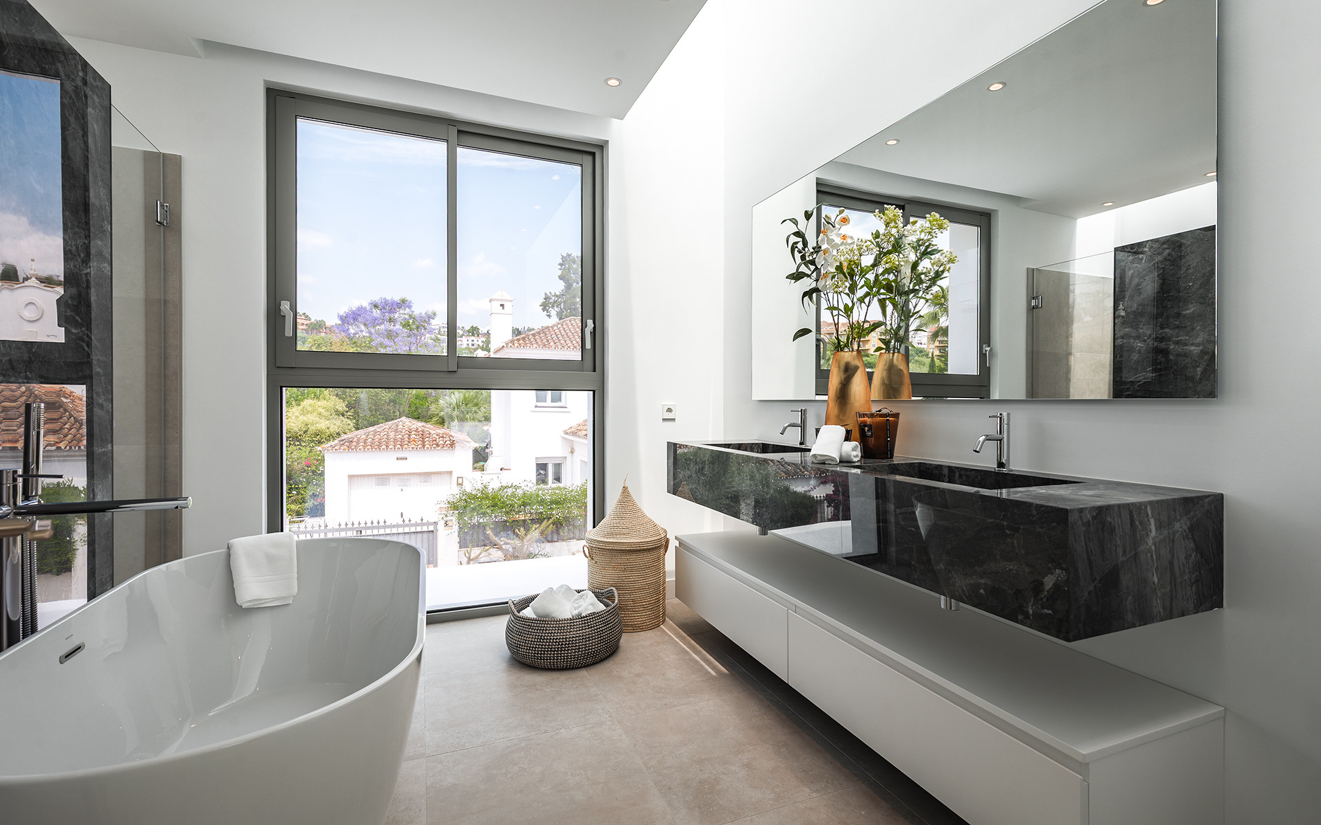 5 Bedroom Villa in Estepona - Photo 14
