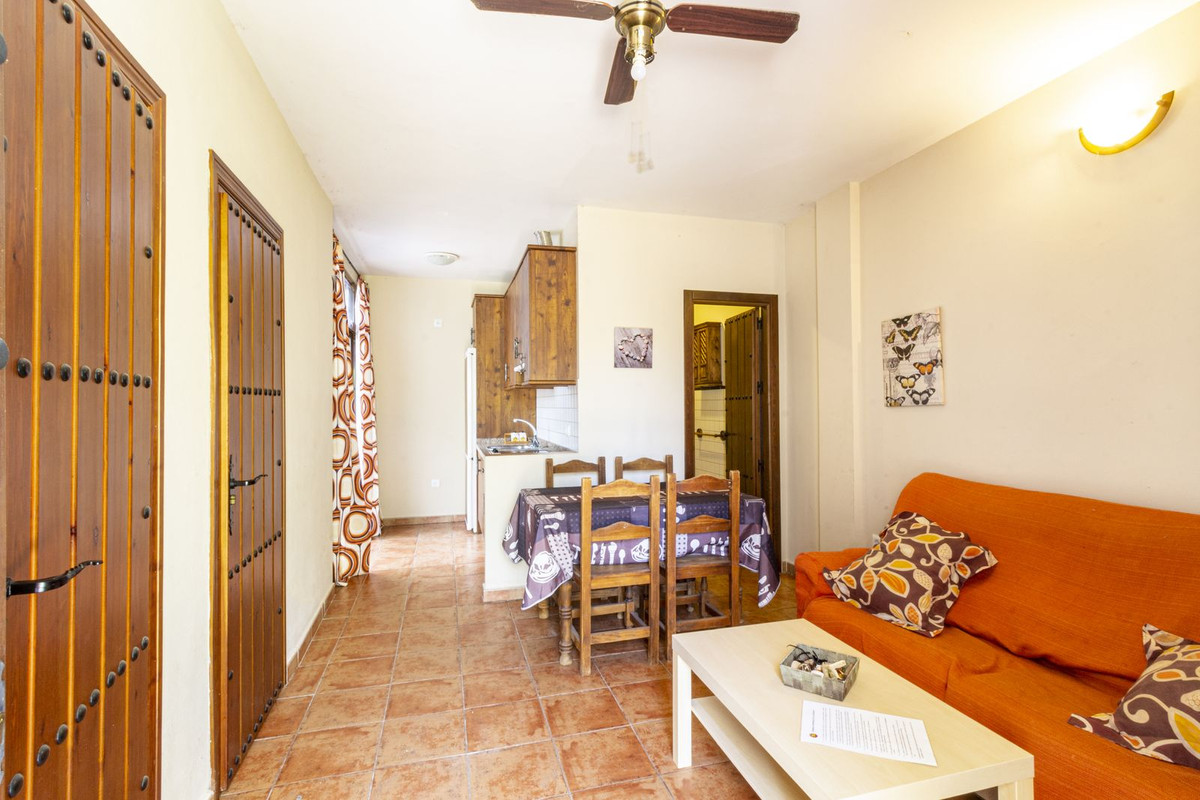 11 Bedroom Country house in Guaro - Photo 30