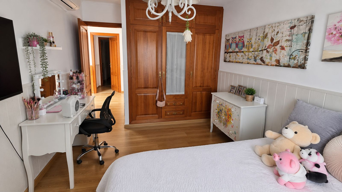 6 Bedroom Villa in Alhaurín de la Torre - Photo 13