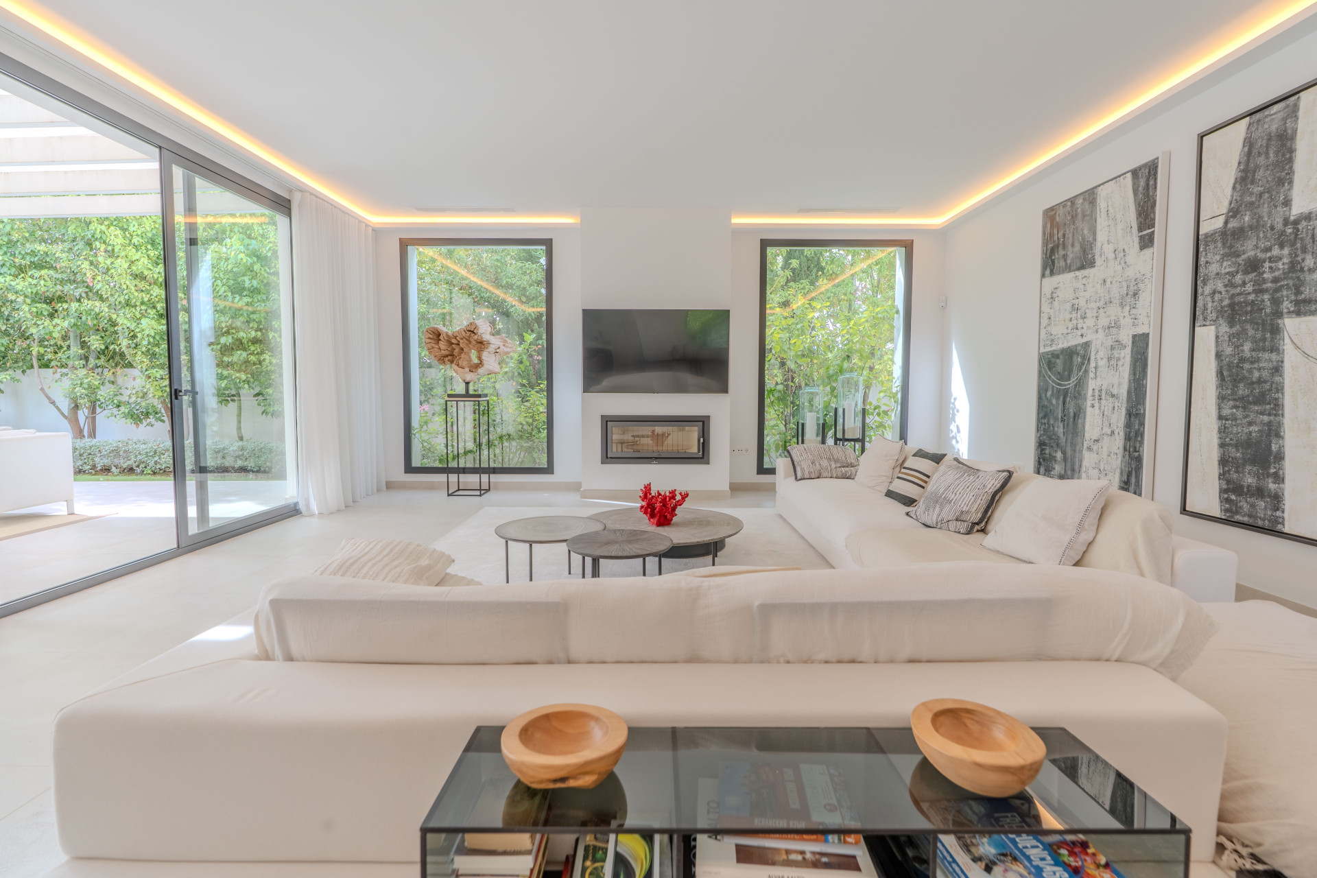 5 Bedroom Villa in Marbella - Photo 3