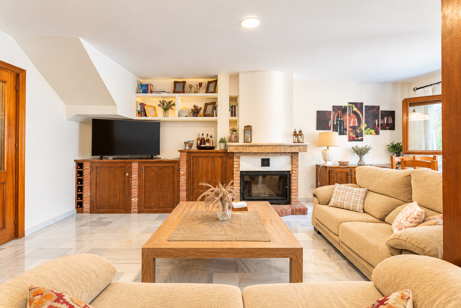 3 Bedroom Townhouse in Benahavís - Photo 6