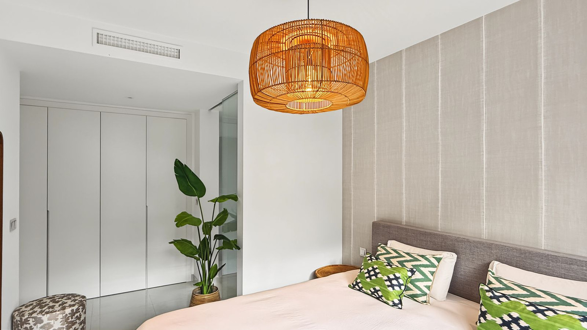 3 Bedroom Apartment in Estepona - Photo 14