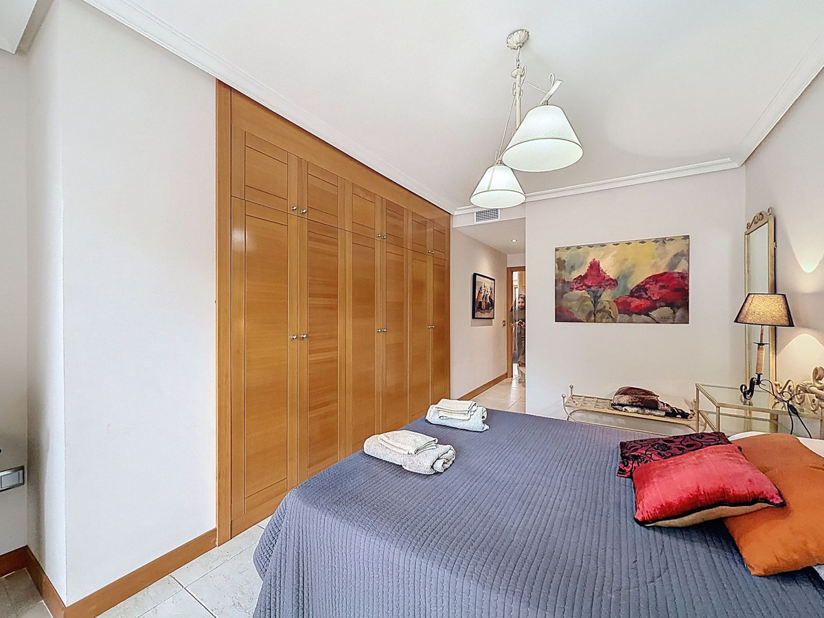 3 Bedroom Apartment in Estepona - Foto 28