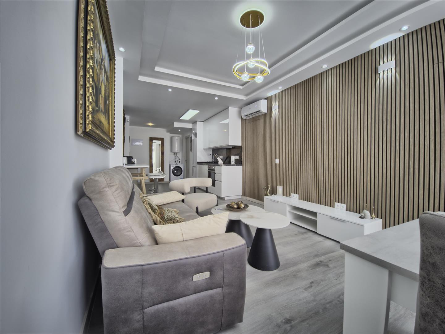 2 Bedroom Apartment in Marbella - Photo 6