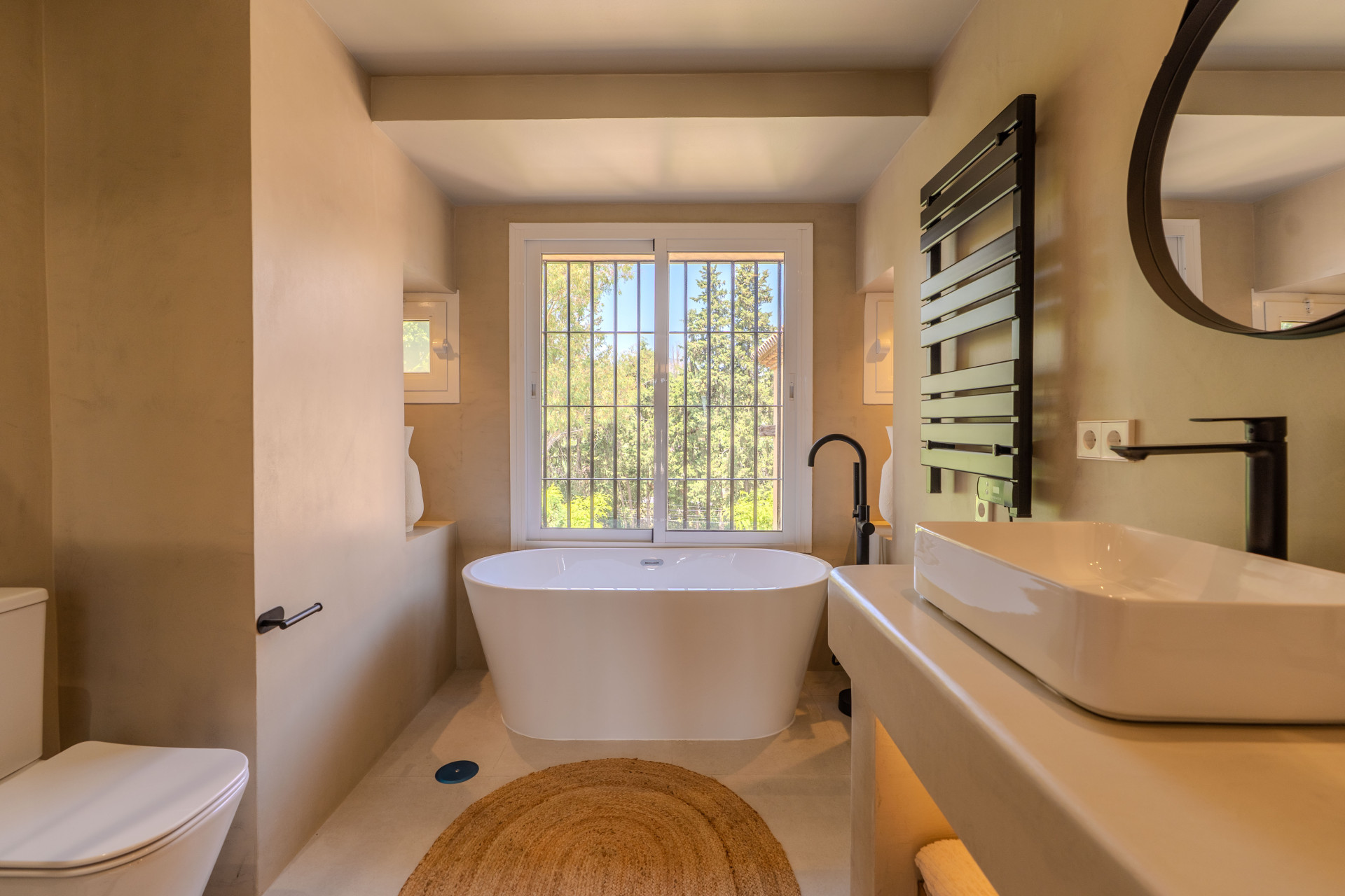 3 Bedroom Apartment in Estepona - Photo 6