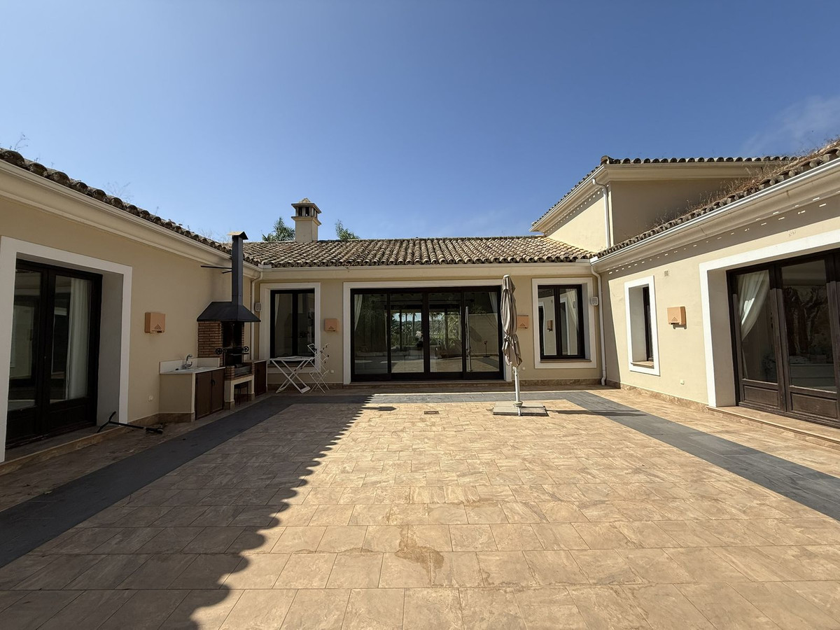 5 Bedroom Villa in Sotogrande - Photo 28