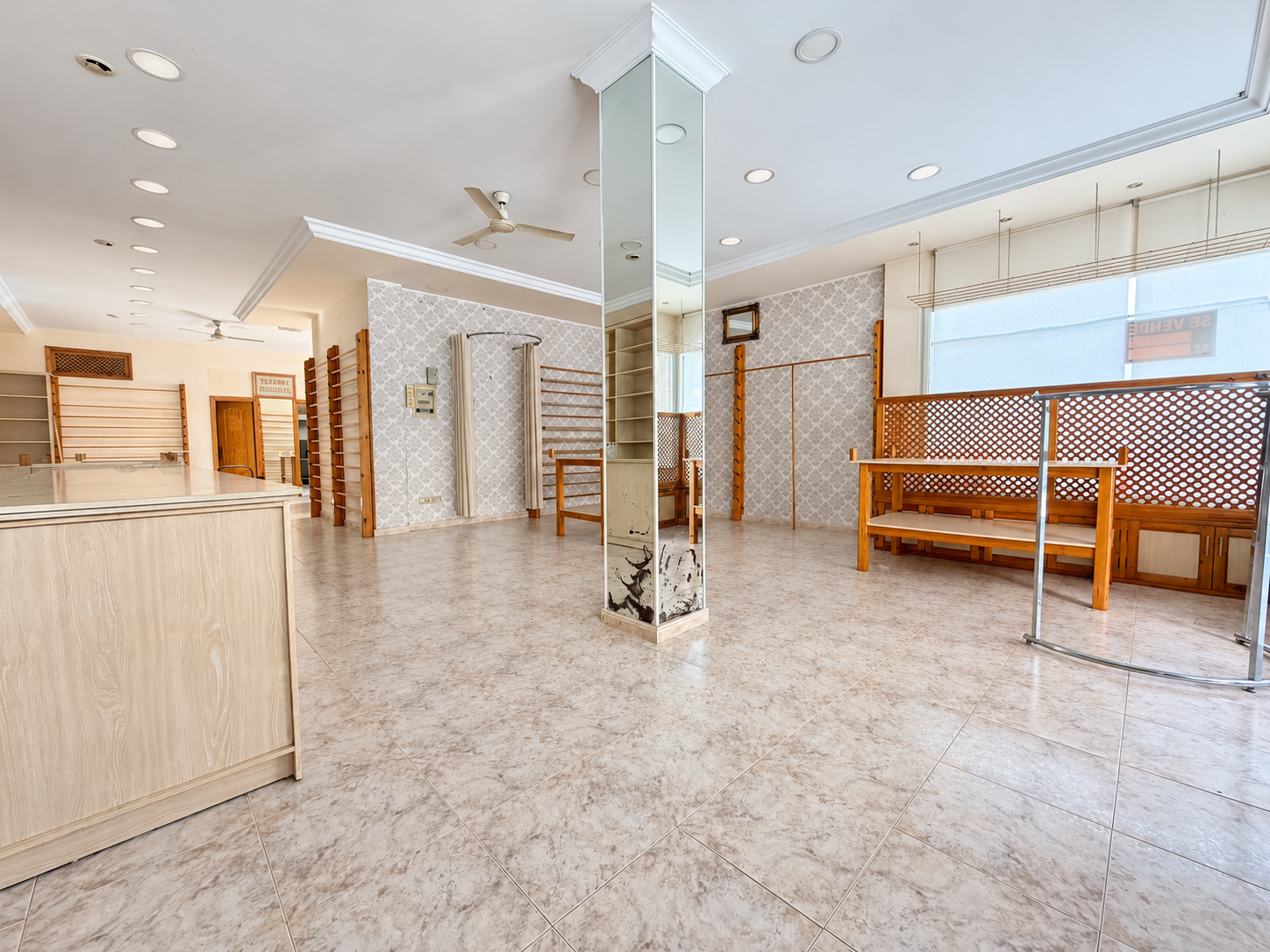 Commercial premises in Malaga, Spain – Photo 1